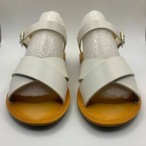 White Sandals size 10